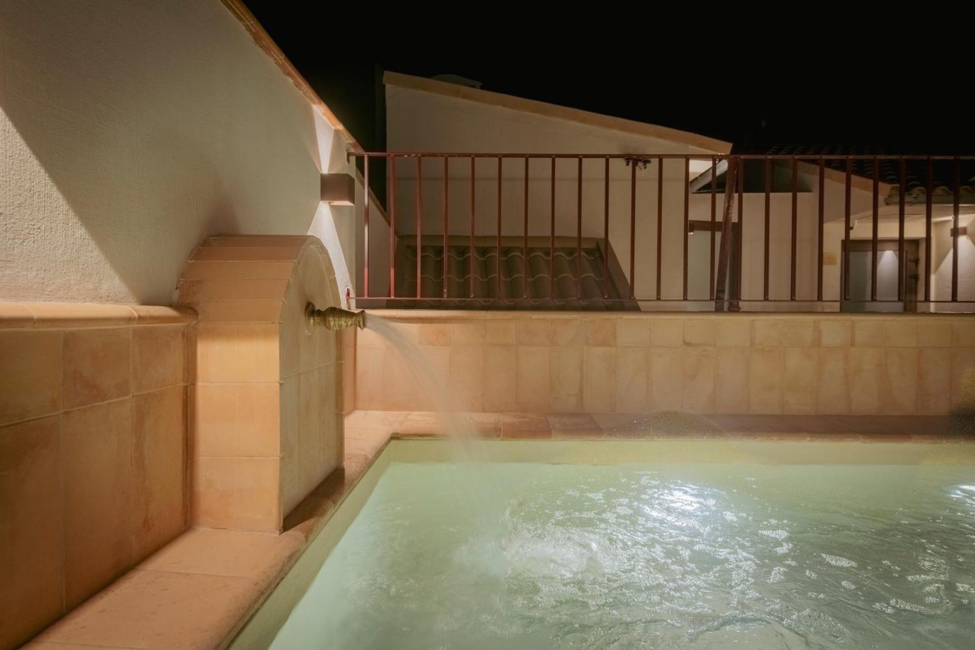 Lirium Casa Patio Hotel Sevilla Exterior foto