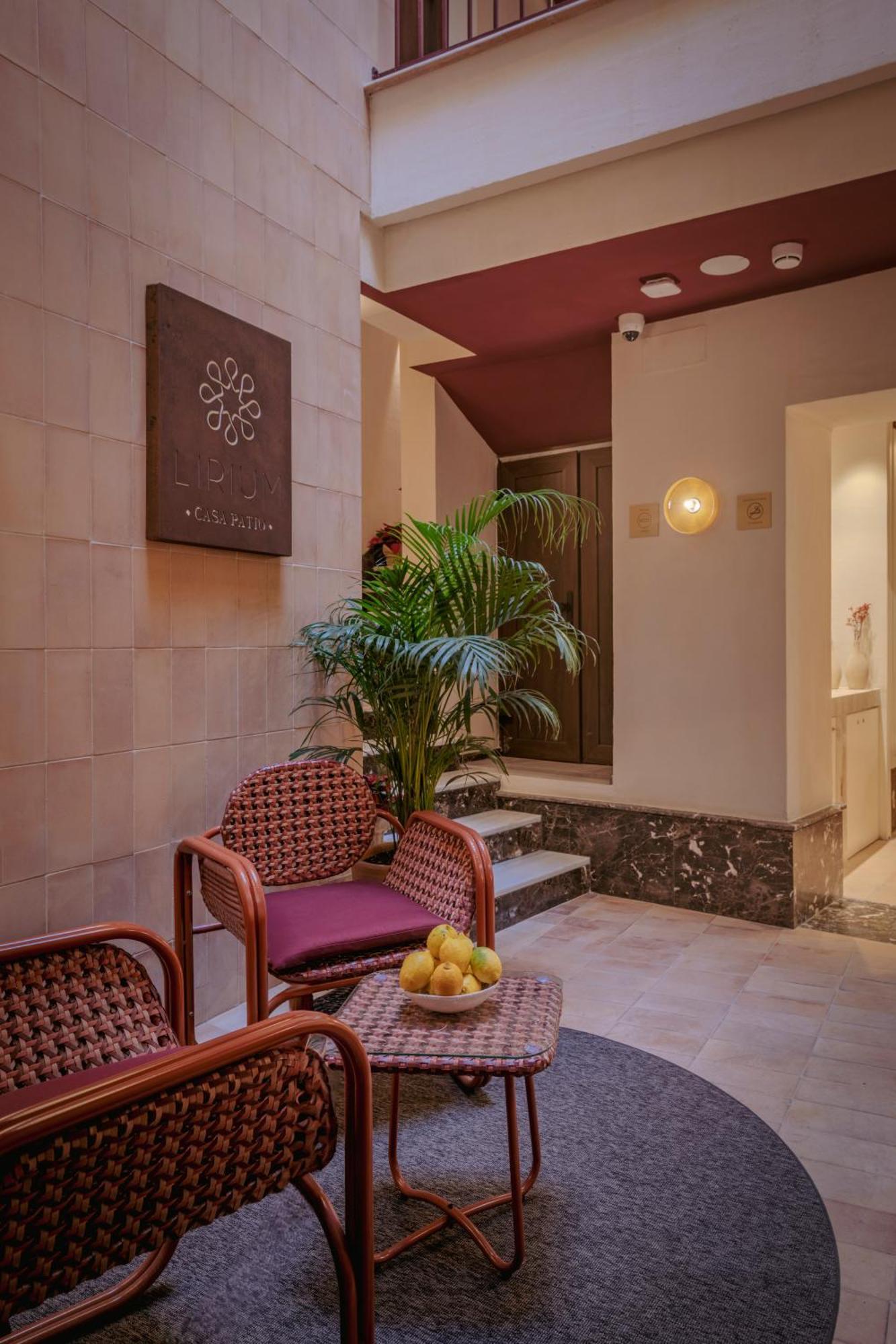 Lirium Casa Patio Hotel Sevilla Exterior foto